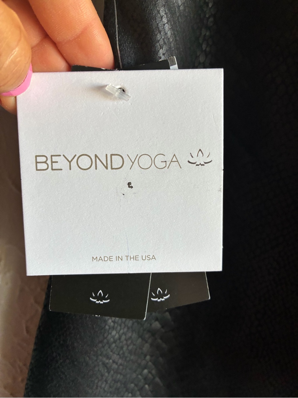 Beyond Yoga Black Snake Print High
Rise 7/8 Active Leggings XS NWT. - Picture 7 of 11